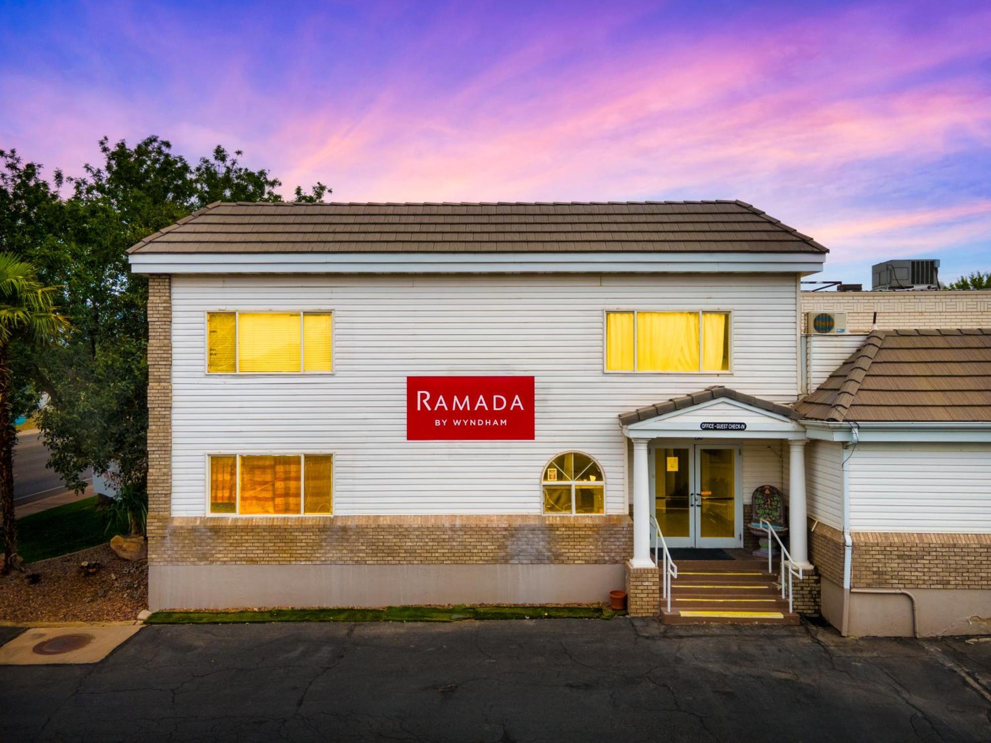 Ramada By Wyndham La Verkin Zion National Park Bagian luar foto