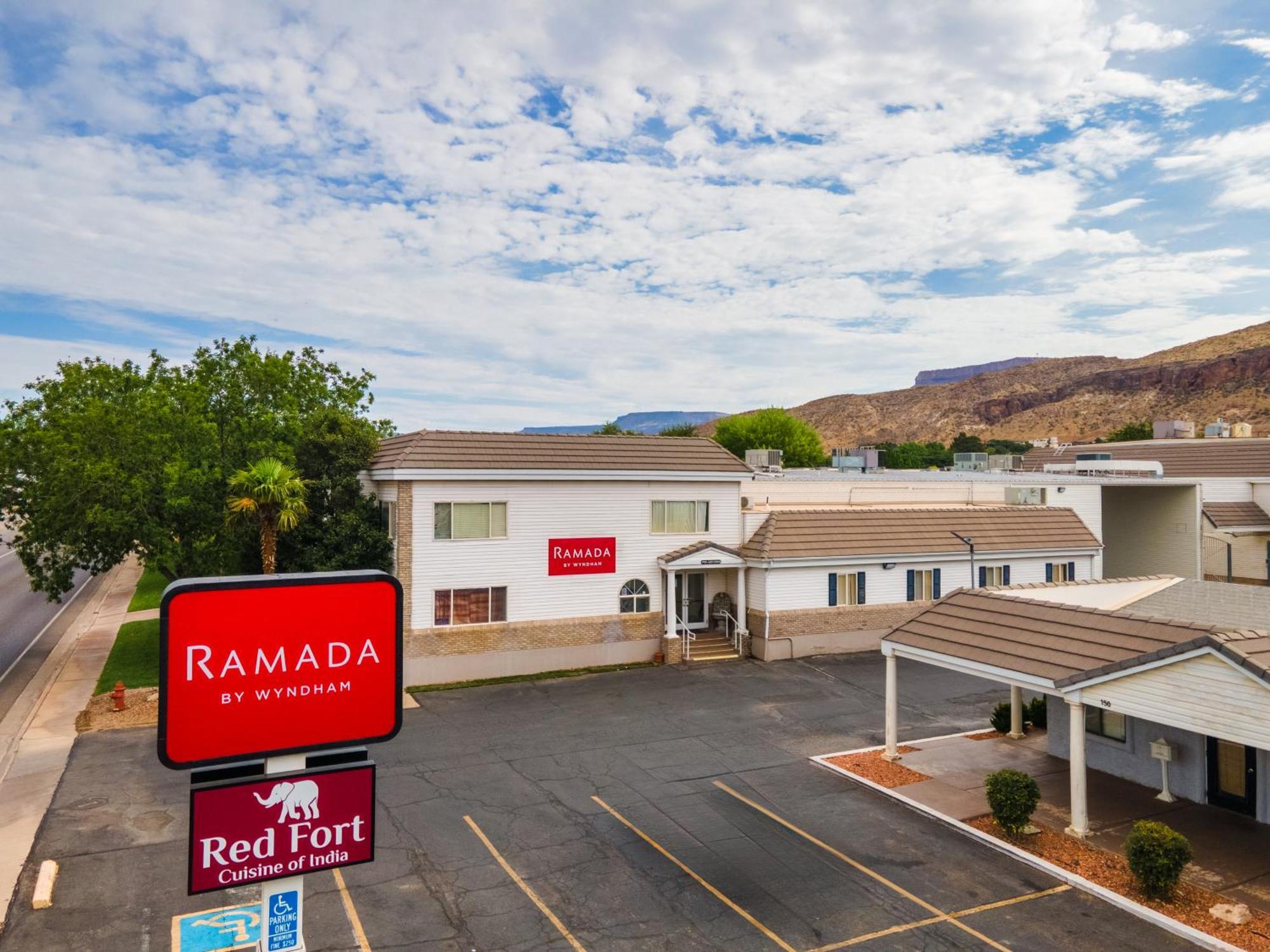 Ramada By Wyndham La Verkin Zion National Park Bagian luar foto