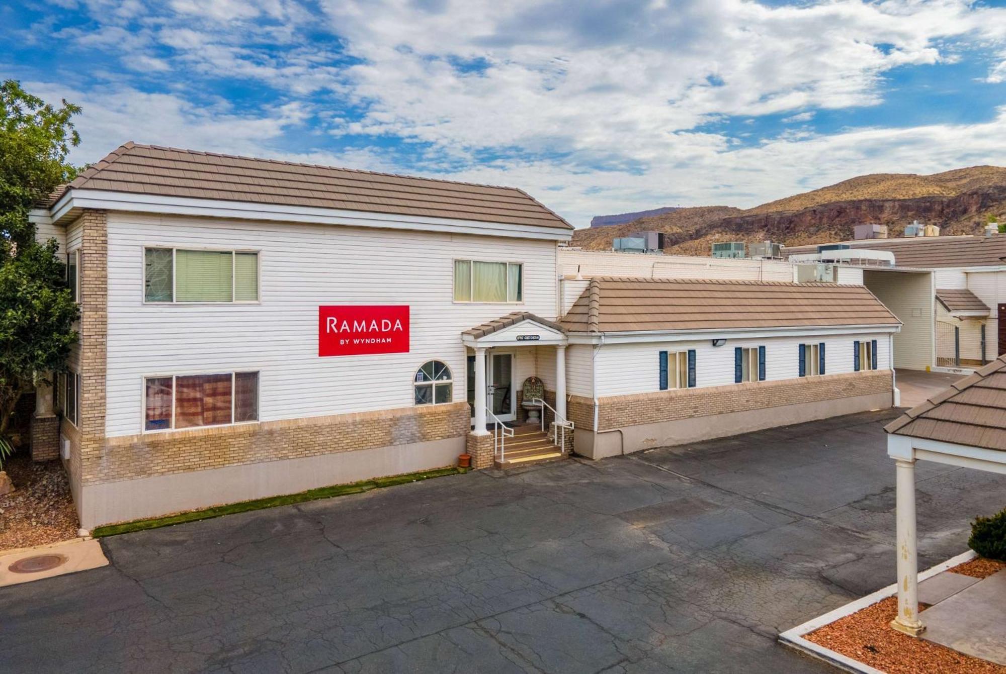 Ramada By Wyndham La Verkin Zion National Park Bagian luar foto