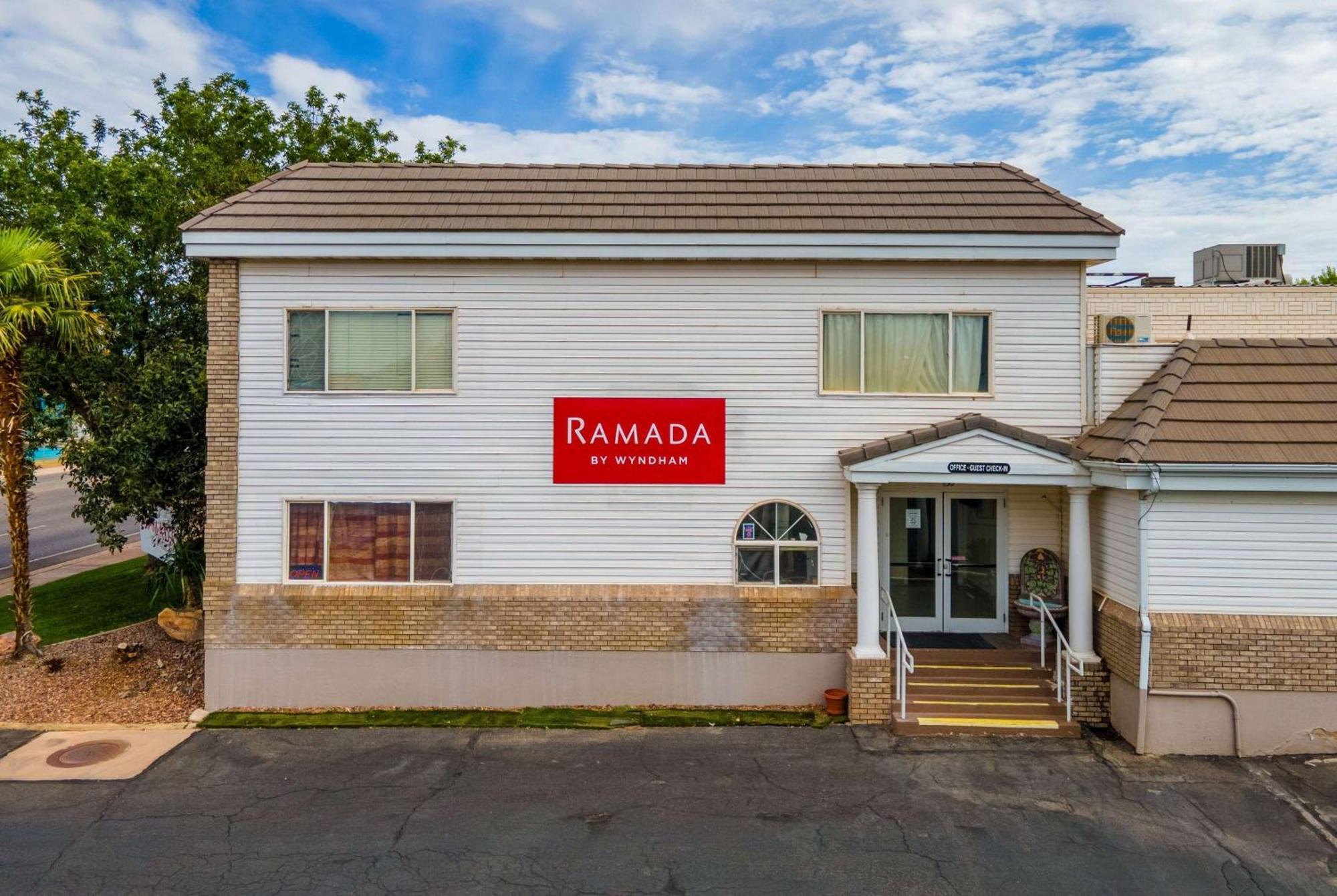 Ramada By Wyndham La Verkin Zion National Park Bagian luar foto
